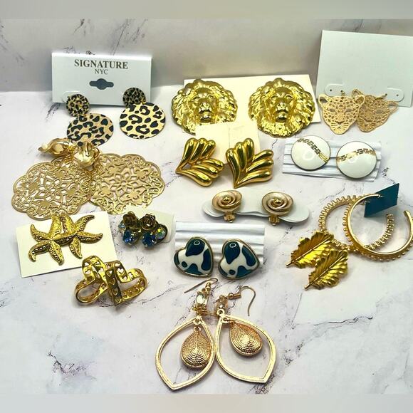 14 pairs of gold tone assorted style earrings, some NWT - Picture 1 of 14